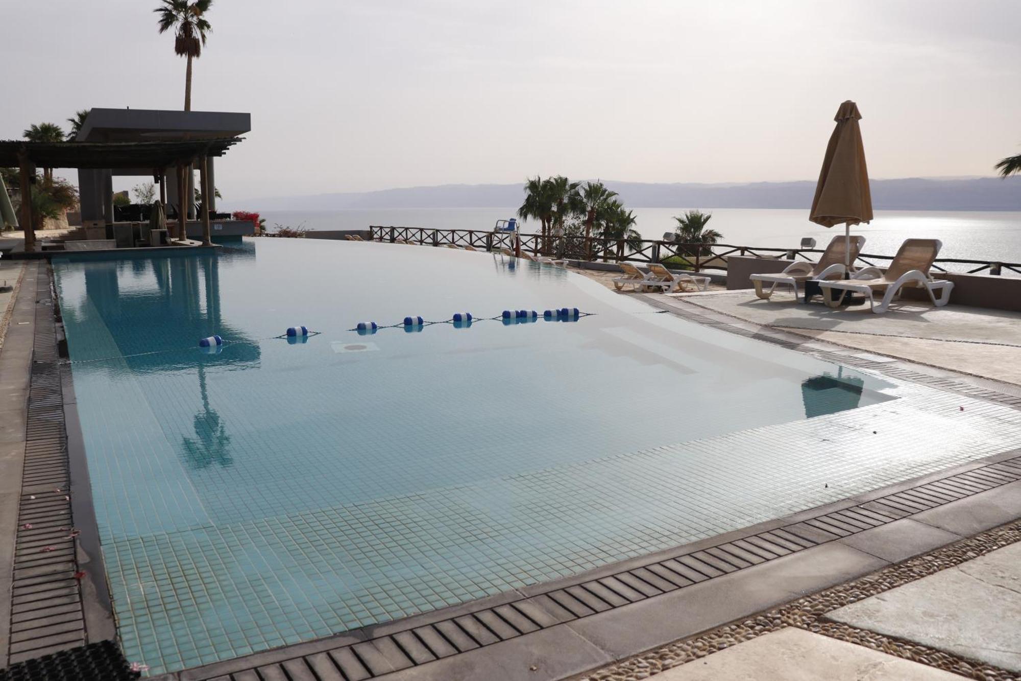 O Beach Hotel & Resort Sweimeh Exterior photo