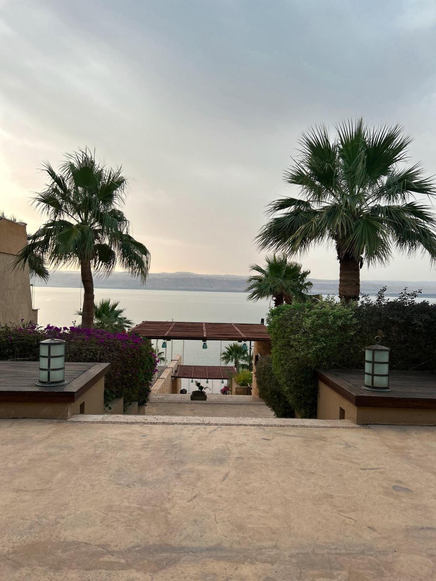O Beach Hotel & Resort Sweimeh Exterior photo